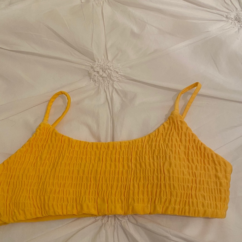 yellow bikini top w popcorn material